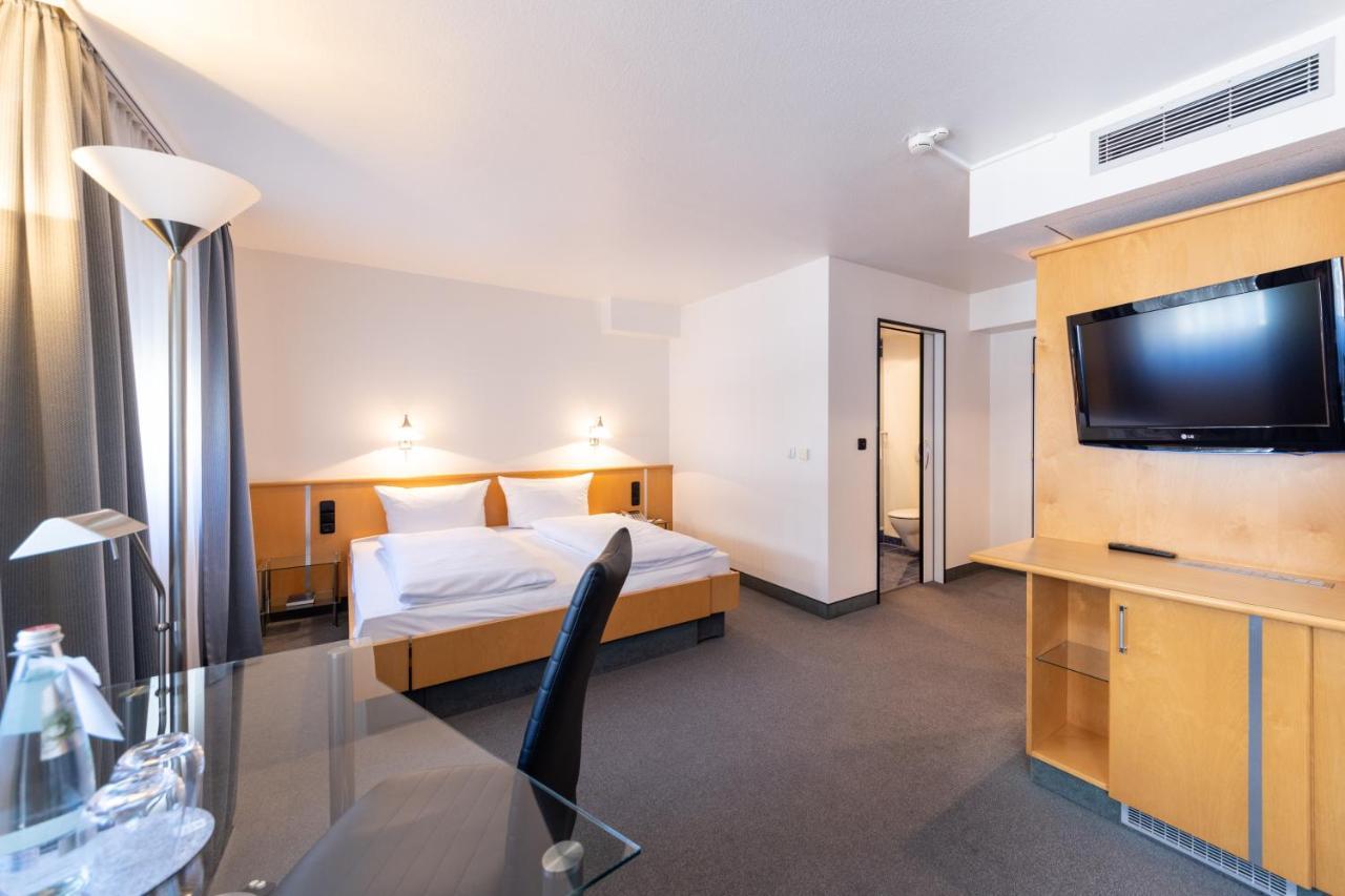 Hotel Ross シュヴァインフルト エクステリア 写真