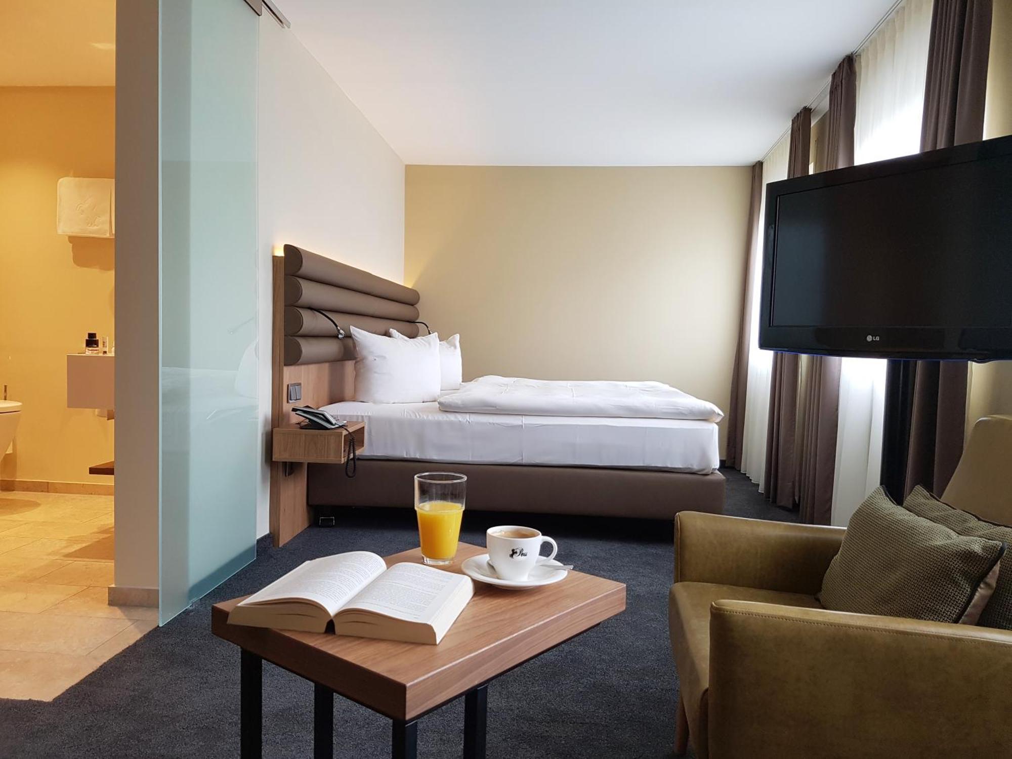 Hotel Ross シュヴァインフルト エクステリア 写真